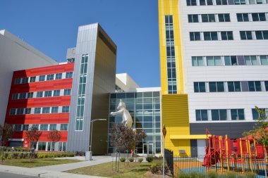 Montreal Kanada 4 Eylül 2015: Yeni McGill Üniversitesi Sağlık Merkezi (Muhc) ve küçültücüler hastanesi bir eğitim ve devlet hastaneleri ağı 