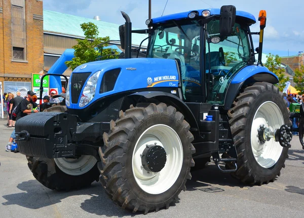 Saint Hyacinthe Canada Juli 2015 Tractor New Holland Serie 230 — Stockfoto