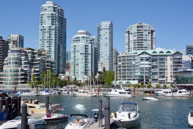 Vancouver Bc Canada 27 Haziran 2015: Vancouver 'ın merkezindeki Vancouver şehri. Ticari, ticari, kültürel, finans, hükümet ve eğlence merkezidir.