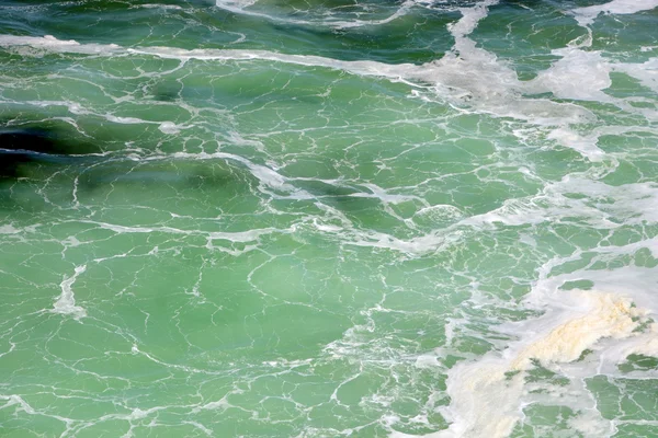 Ondas Verdes Del Mar Día Soleado — Foto de Stock