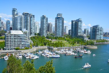 Vancouver Bc Canada 27 Haziran 2015: Vancouver 'ın merkezindeki Vancouver şehri. Ticari, ticari, kültürel, finans, hükümet ve eğlence merkezidir.