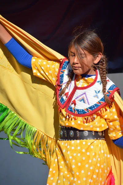 Victoria Canada Juni 2015 Unbekanntes Indianisches Mädchen Traditioneller Tracht First — Stockfoto