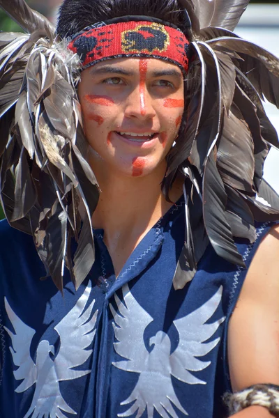 Victoria Canada 2015 Unidentified Native Indian Young Man Traditional Costume — стоковое фото