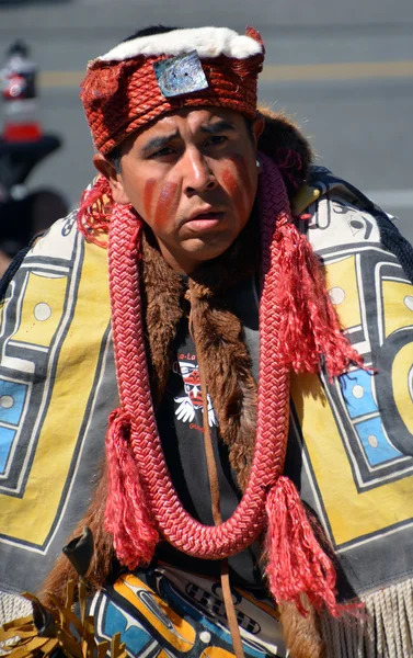 Victoria Canada Haziran 2015 Geleneksel Kostümlü Yerli Adam Deki Ilk — Stok fotoğraf