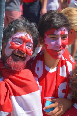Vancouver, Kanada - 27 Haziran 2015: Kanada taraftarları 2015 Fifa Women 's World Cup Kanada maçı için Bc Place Stadyumu' na geldiler. İngiltere 2-1 kazandı.
