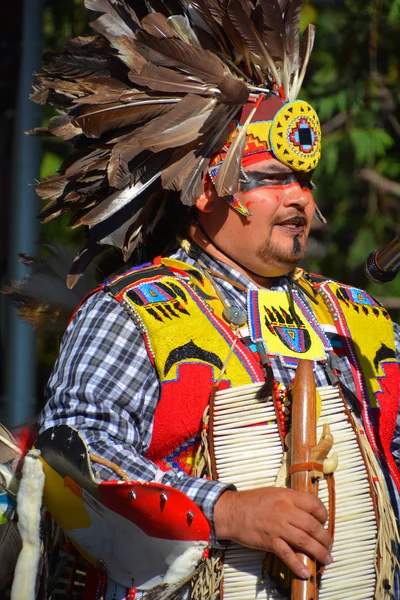 Victoria Canada June 2015 Native Indian Man Traditional Costume First — Stock Photo, Image