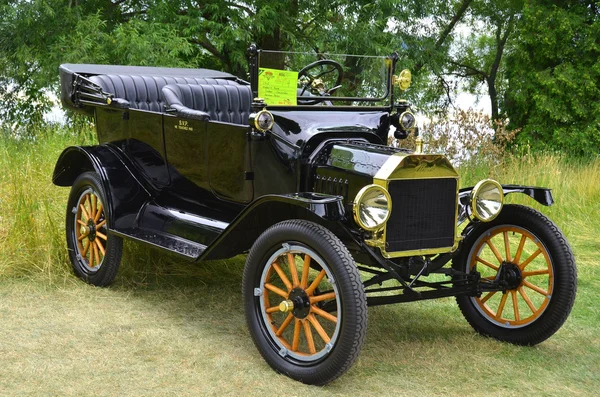 グランビー ケベック カナダ2013年7月29日フォード モデルTはヘンリー フォードのフォード モーター社が1908年10月1日から1927年5月26日まで製造した自動車である — ストック写真