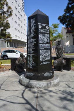 SAN DIEGO CA ABD 8 Nisan 2015: Uçak Gemisi Anıtı, ABD Donanması 'nın tüm uçak gemilerini ve bunların içinde görev yapmış ve güvertelerinden uçmuş olanları anmaktadır..