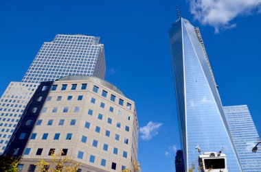 New York - 24 Ekim: Bir Dünya Ticaret Merkezi ya da New York City, yeni York.is Yeni Dünya Ticaret Merkezi kompleksinin birincil bina 24 Ekim 2013 tarihinde özgürlük Kulesi 