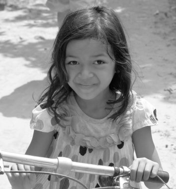 Bangani Namibya 10 Ekim: 10 Ekim 2014 tarihinde Bangani kasabasında yaşayan kimliği belirsiz bir çocuk. Namibya 'da evlerin yaklaşık yüzde 27,6' sı yoksul olarak sınıflandırılıyor 