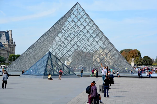 París Francia Octubre 2014 Vista Pirámide Invertida Arquitecto Pei Cobb —  Fotos de Stock