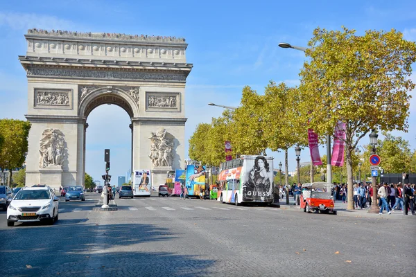 10月19日 法国巴黎 胜利拱门 Triumphal Arch Etoile 该纪念碑由Jean Chalgrin于1806年10月19日在法国巴黎设计 — 图库照片