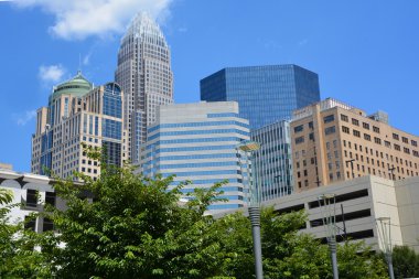 Charlotte North Carolina 22 Haziran 2916: Bank of America Corporate Center binası ve Charlotte şehir merkezi Kuzey Carolina eyaletinin en büyük şehridir. Mecklenburg ilçesinin merkezidir.