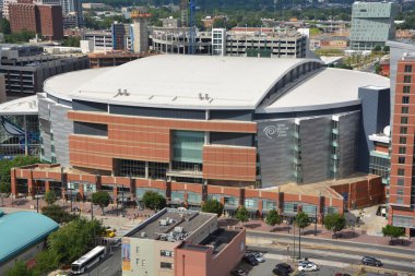 Şehrin büyük modern stadyumu.