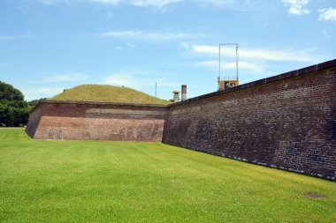 Charleston Sc Usa 24 Haziran 2016: Fort Moultrie, Sullivan 's Island' da bulunan ve adını General William Moultrie 'den alan Charleston şehrini korumak için inşa edilen bir kaledir..