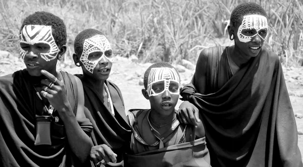 Serengeti Tanzania October Unidentified Young Masai Men Moran Wear Black — Stock Photo, Image