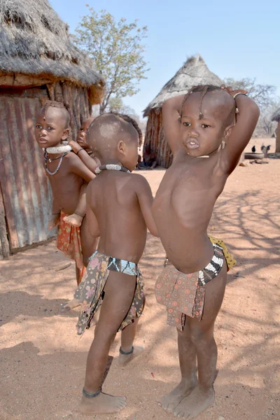 Khorixas Namibia Ottobre 2014 Tribù Himba Bambino Non Identificato Gli — Foto Stock