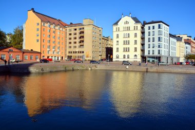 Kaunas Litvanya 19 Eylül 2015: Aziz Mikail Kilisesi veya Garnizon Kilisesi ana yaya sokağı Laisves aleja 'nın perspektifini kapatan bir Roma Katolik kilisesidir..