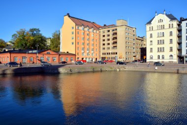 Kaunas Litvanya 19 Eylül 2015: Aziz Mikail Kilisesi veya Garnizon Kilisesi ana yaya sokağı Laisves aleja 'nın perspektifini kapatan bir Roma Katolik kilisesidir..