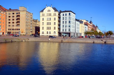 Kaunas Litvanya 19 Eylül 2015: Aziz Mikail Kilisesi veya Garnizon Kilisesi ana yaya sokağı Laisves aleja 'nın perspektifini kapatan bir Roma Katolik kilisesidir..