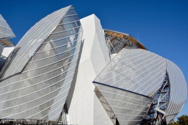 Paris Fransa 19 Ekim: Louis Vuitton Vakfı 2006 yılında kuruldu, bir sanat müzesi ve kültür merkezi. 143 milyon dolarlık müze yakın tarihte 19 Ekim 2014 'te Paris' te tamamlandı.