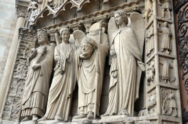 Paris, Fransa - 12 Ekim - Paris 'in Notre Dame katedrali 12 Ekim 2013' te Paris 'in en ünlü simgelerinden biri olan Fransa' nın detayları. 2013 'te katedral 850' nci yılını kutladı.. 