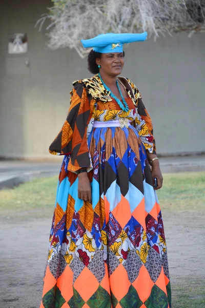 Vacker Afrikansk Kvinna Traditionell Dräkt — Stockfoto