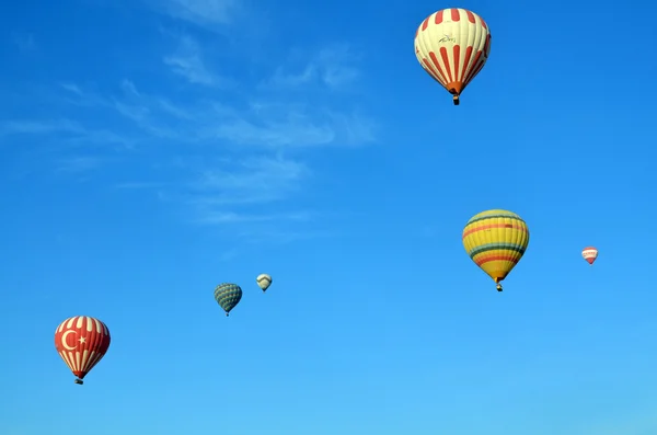 Goreme Turquia Outubro Balão Quente Sobrevoa Capadócia Conhecido Todo Mundo — Fotografia de Stock