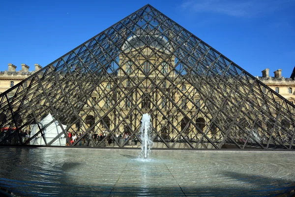 París Francia Octubre 2014 Vista Pirámide Invertida Arquitecto Pei Cobb —  Fotos de Stock