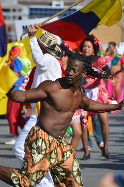 Montreal Quebec Kanada Ağustos 2015 Geleneksel Columbia Dansçısı — Stok fotoğraf