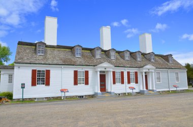 Anapolis Kraliyet Nova Scotia 27 Mayıs: Fort Anne, Annapolis Royal, Nova Scotia limanını korumak için inşa edilmiş tipik bir yıldız kalesidir. 27 Mayıs 2014 