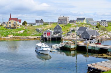 Peggy 's Cove Nova Scotia 6 Haziran: Peggy' s Cove 'daki tipik balıkçı köyü, 6 Haziran 2014 tarihinde Nova Scotia' da St. Margarets Körfezi 'nin doğu kıyısında yer alan küçük bir kırsal bölge..
