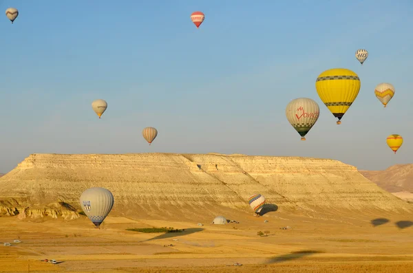 Goreme Turkey Oktober Kapadokya Üzerinde Uçan Sıcak Hava Balonu Ekim — Stok fotoğraf