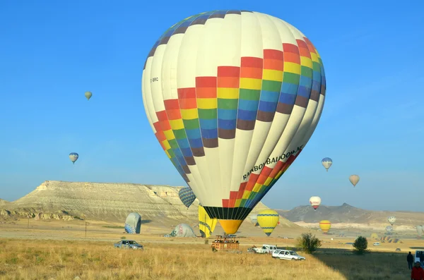 Goreme Turkey Říjen Horkovzdušný Balón Přeletět Nad Cappadocia Známý Celém — Stock fotografie