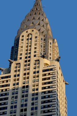 gökyüzü arka plan üzerinde modern Binası