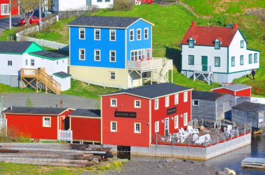 Trinity Newfoundland 12 Haziran: 12 Haziran 2014 'te Trinity Newfoundland' da bulunan tipik bir balıkçı köyü. Kasaba, eyalet tarafından Kayıtlı Miras Yapısı olarak tanınan bir dizi bina içeriyor..