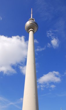 Berlin, Almanya 'daki Alexanderplatz' da bulunan Fernsehturm (Televizyon Kulesi), 25 Mayıs 2010 'da inşa edildi.
