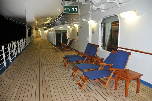 Bord Och Stolar Moderna Lyxkryssningsfartyg — Stockfoto