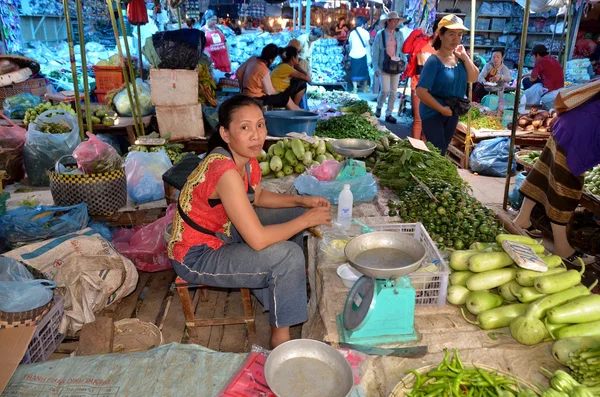 Luang Prabang Laos Abril Mujer Vende Verduras 2013 Ley Luang — Foto de Stock