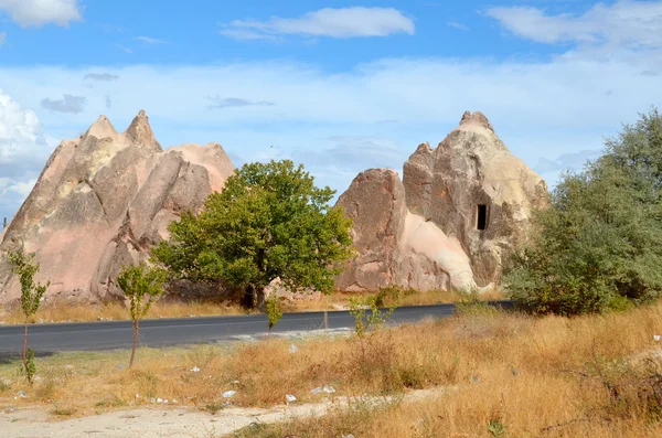 卡帕多西亚 Cappadocia 是安纳托利亚中心一个大地区的古老名称 当我们今天谈到卡帕多西亚时 我们指的是Goreme Urgup山谷及其天然尖顶和岩石教堂 — 图库照片