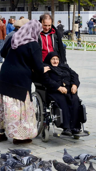 Istanbul Turkey Outubro Mulher Véu Muçulmano Coração Centro Istambul Outubro — Fotografia de Stock