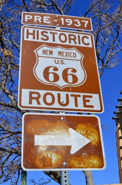 ABD Otoyolu 66 (US 66 veya Route 66), ayrıca Will Rogers Otoyolu olarak da bilinir ve halk arasında ana cadde ya da ana yol olarak bilinir..