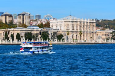 İSTANBUL TURKEY OCT 02: Dolmabahçe Sarayı, 02 Ekim 2013 İstanbul, Türkiye. Dolmabahce Sarayı, Osmanlı İmparatorluğu 'nun 31. Sultanı Abdülmecid I tarafından 1843 ve 1856 yılları arasında inşa edilmiştir..