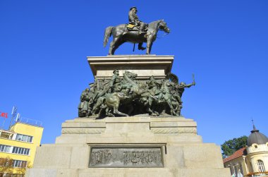 SOFIA BULGARIA SEPTEMBER 19 Eylül 2013 tarihinde Bulgaristan 'ın başkenti Sofya' da yapılan bir binicilik anıtı. Rus İmparatoru II. Alexander onuruna dikildi. 