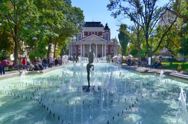 Modern şehrin havadan görünüşü