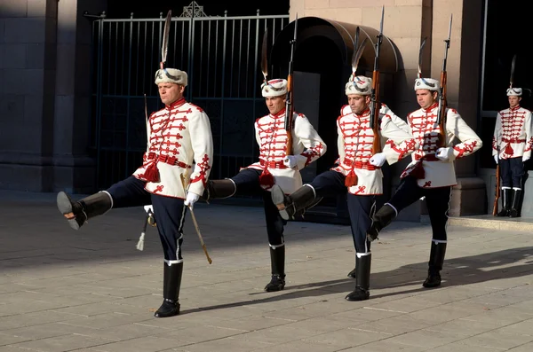 Sofia September Guardias Honor Frente Presidencia República Búlgara Septiembre 2013 — Foto de Stock