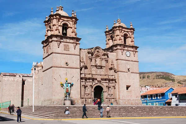 Puno Peru November Cathedral Basilica San Carlos Borromeo或普诺主教座堂是秘鲁东南部普诺市的一座安第斯巴洛克主教座堂 2009年11月28日 秘鲁普诺 — 图库照片