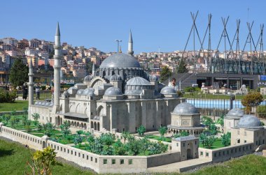 İSTANBUL TURKEY 6 Ekim: Miniatürk 'teki Süleyman Camii, İstanbul, Türkiye' de yer alan bir parktır. 6 Ekim 2013 'te dünyanın en büyük minyatür parklarından biridir..