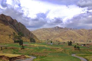 Peru 'nun güneyindeki And Dağları' nın manzarası