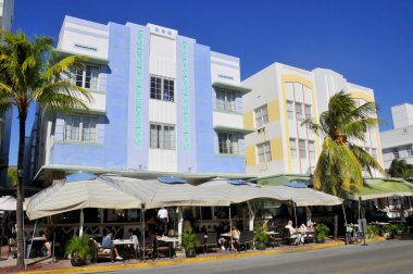 MIAMI - SOUTH BEACH - FLORIDA - ABD 29 Ekim 2012 Miami Beach, Florida 'da okyanus taşıma binaları. Güney Sahili 'ndeki Art Deco mimarisi Miami' nin en önemli turistik yerlerinden biridir.. 